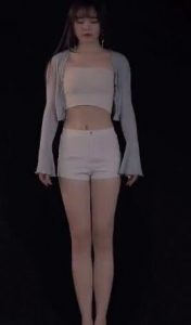 身材皮肤真心的很不错的美女在跳舞！(2）-ASMR主播助眠网站