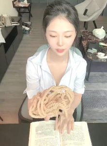 Coser利世抖娘定制福利大尺度剧情在线视频【捆绑秘书 】-ASMR主播助眠网站